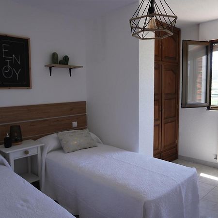 Hostal La Biela 43 Galizano Esterno foto
