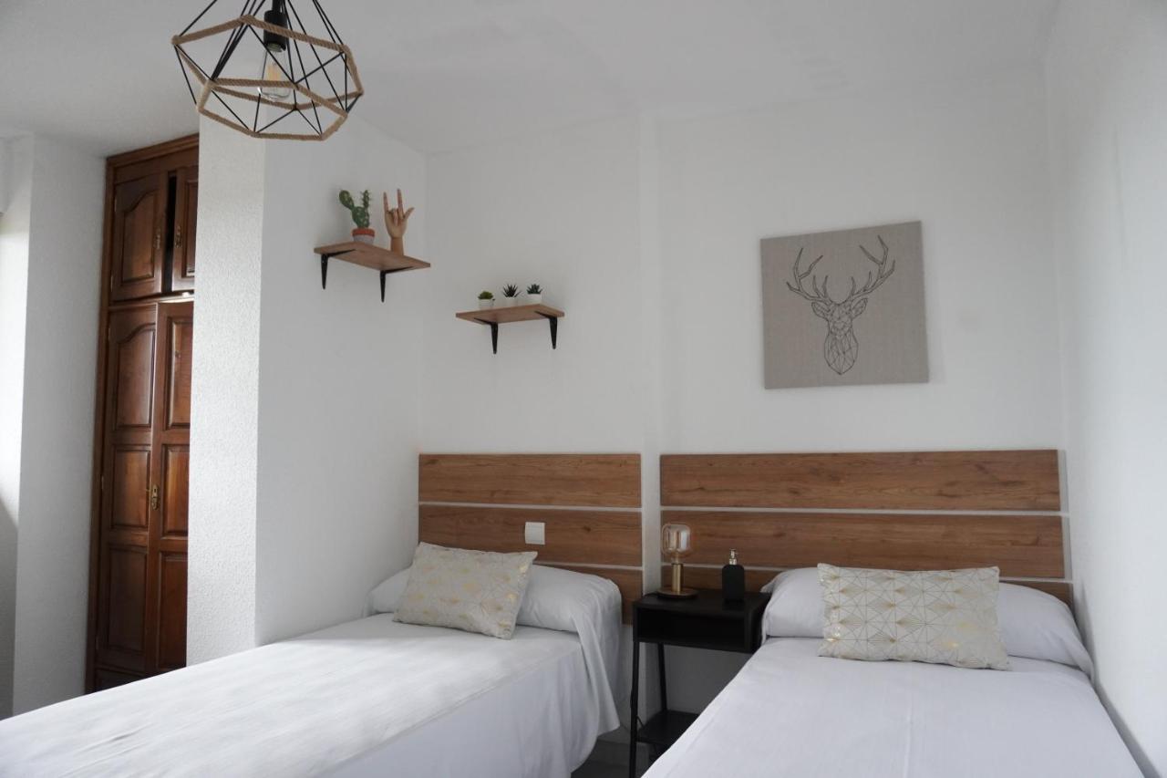 Hostal La Biela 43 Galizano Esterno foto